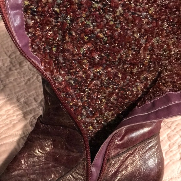 Leather embroidered boot with wedge heel. - Picture 4 of 4